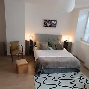 https://gite-de-loustal.midi-pyreneeshotels.com